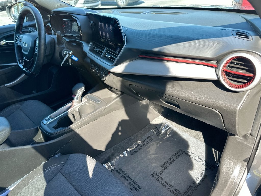 2024 Chevrolet Trax RS - Photo 27