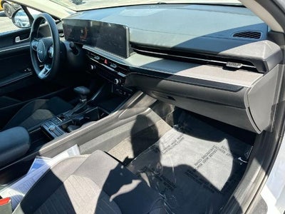 2025 Kia K5 LXS