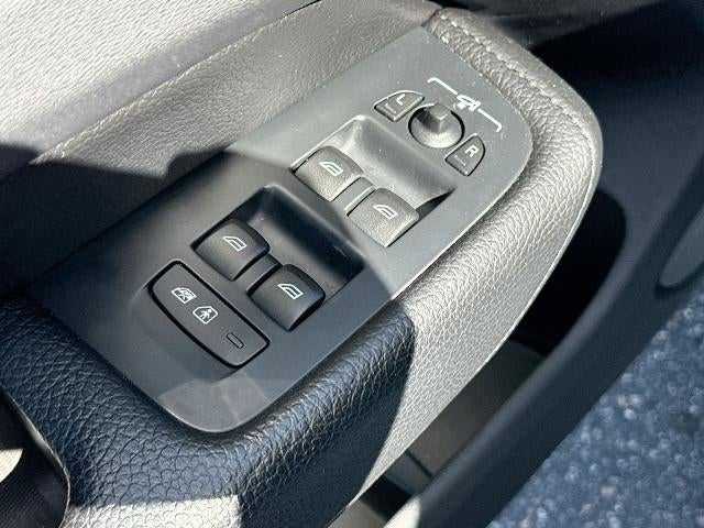 2019 Volvo XC60 T5 Momentum