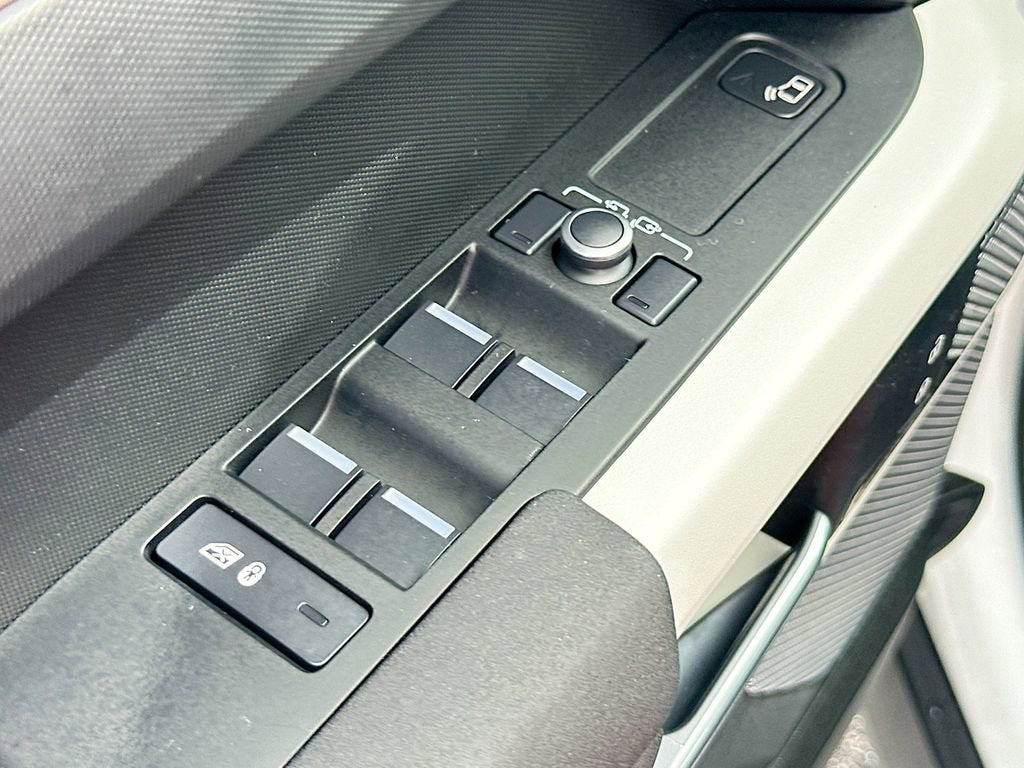 2023 Land Rover Defender 110 S