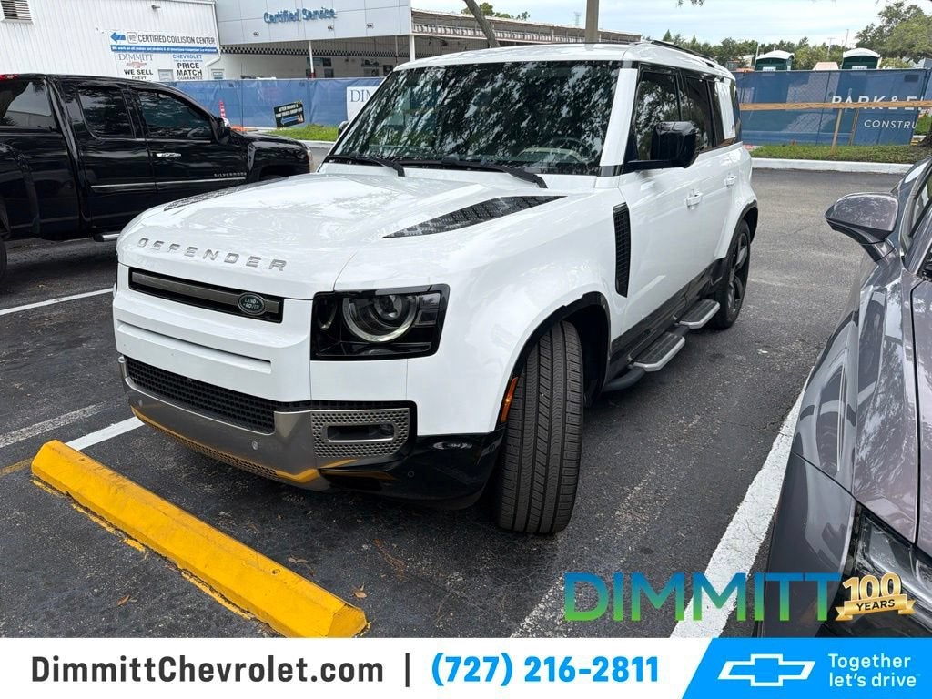 2023 Land Rover Defender SE
