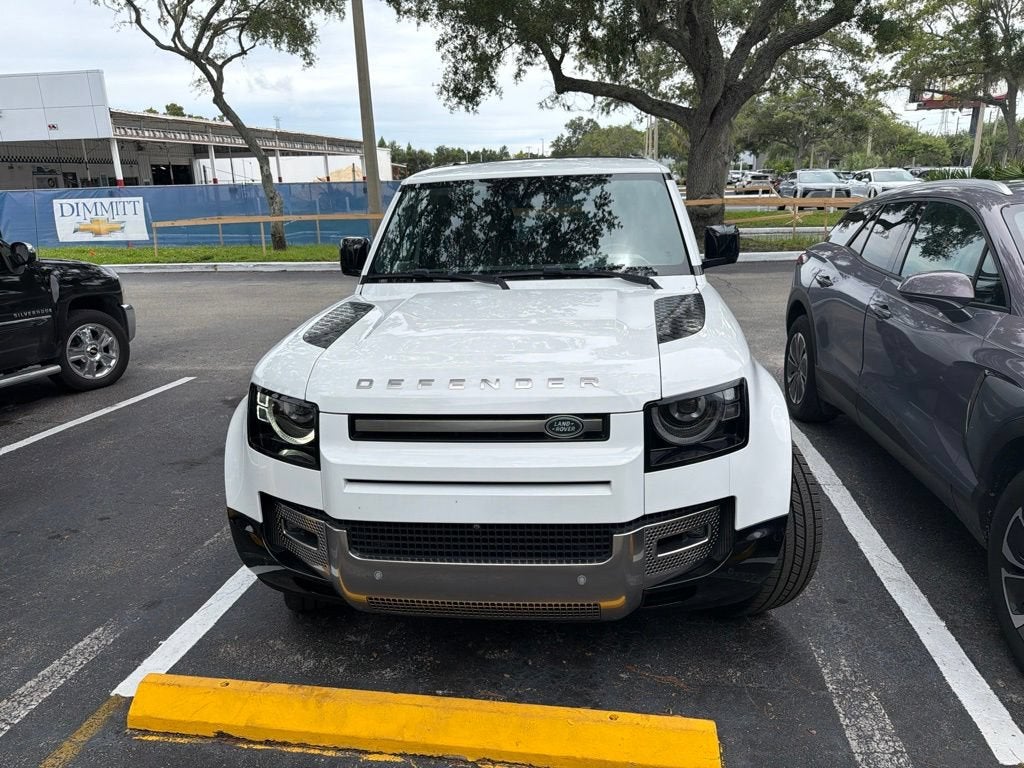 2023 Land Rover Defender SE