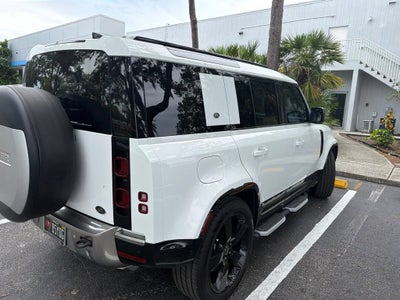 2023 Land Rover Defender SE