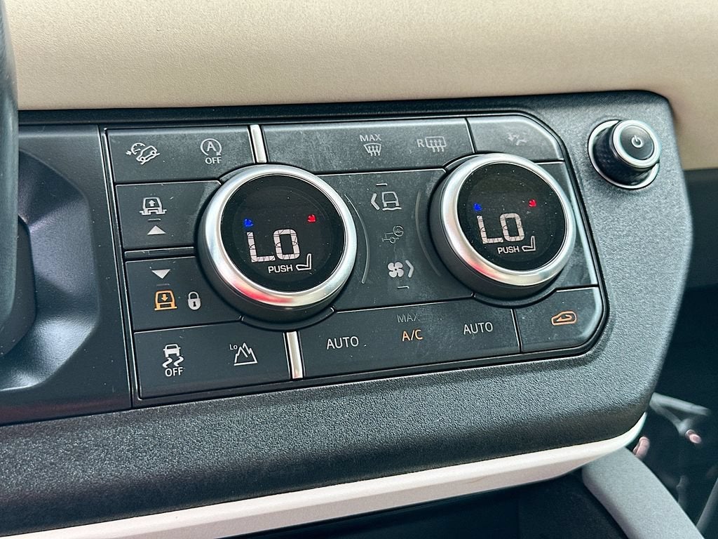 2023 Land Rover Defender SE