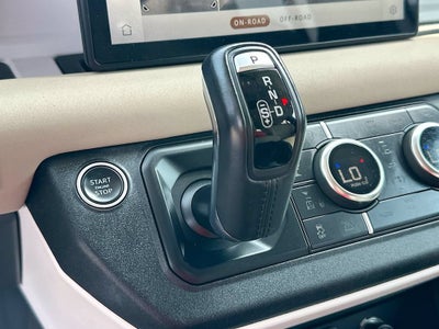 2023 Land Rover Defender SE
