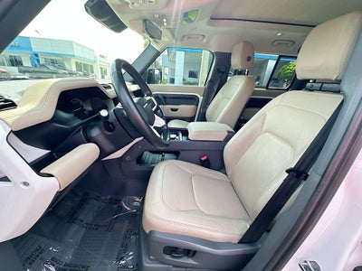 2023 Land Rover Defender SE