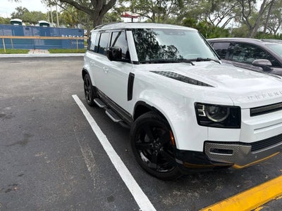 2023 Land Rover Defender SE