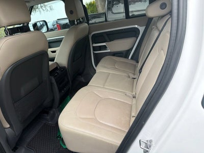 2023 Land Rover Defender SE