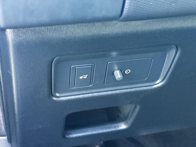 2023 Land Rover Discovery P360 Metropolitan Edition