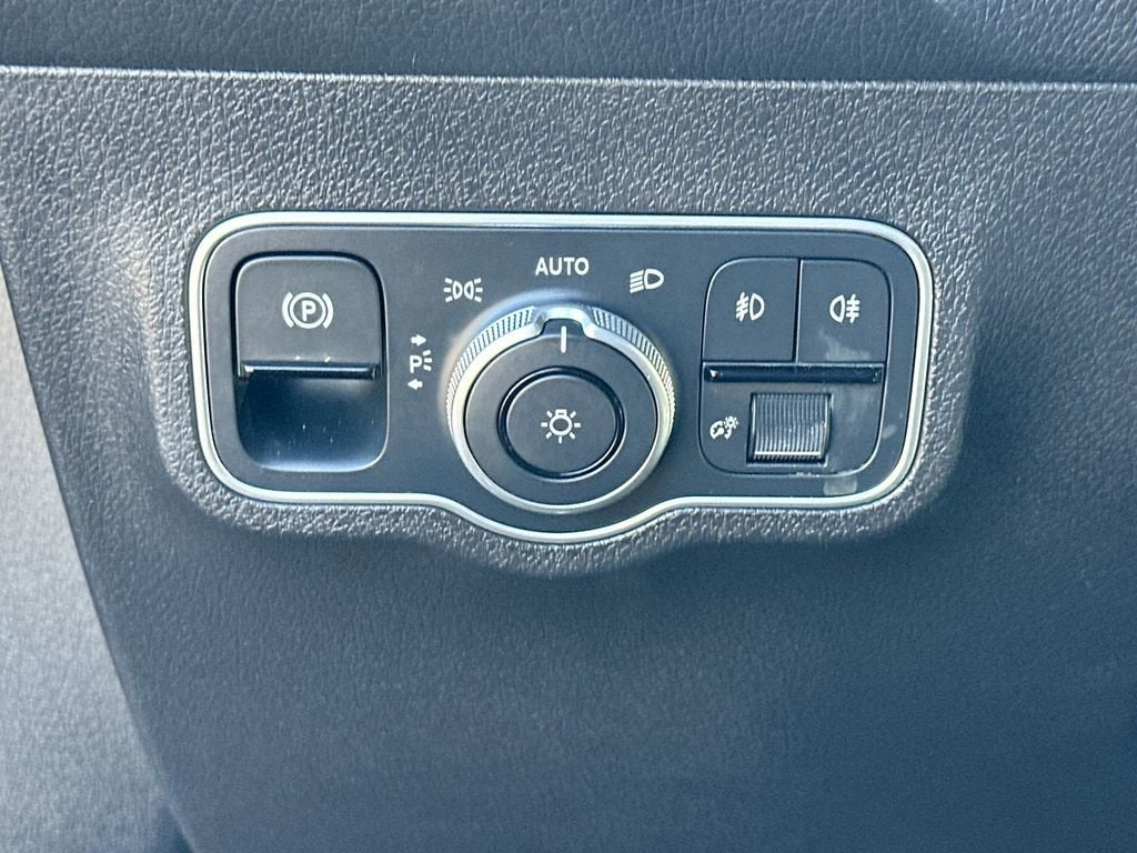 2025 Mercedes-Benz GLB GLB 250