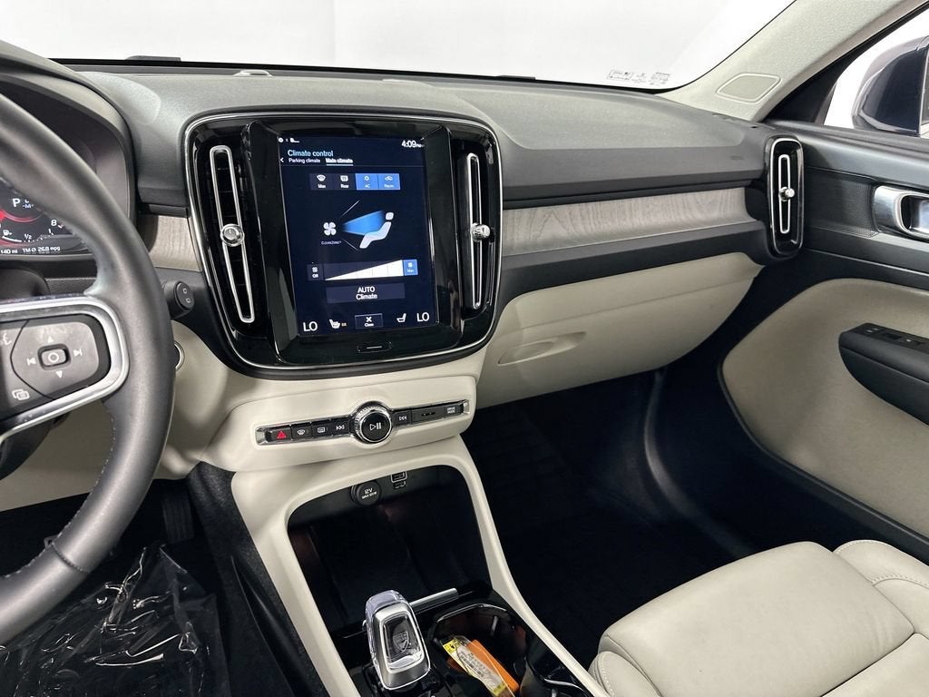 2022 Volvo XC40 T4 Inscription