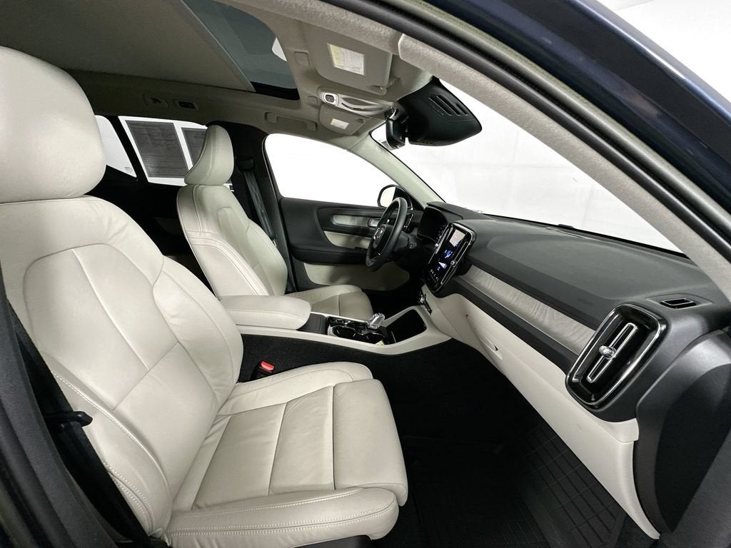 2022 Volvo XC40 T4 Inscription