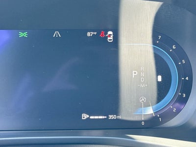 2023 Volvo XC40 B5 Ultimate Dark Theme