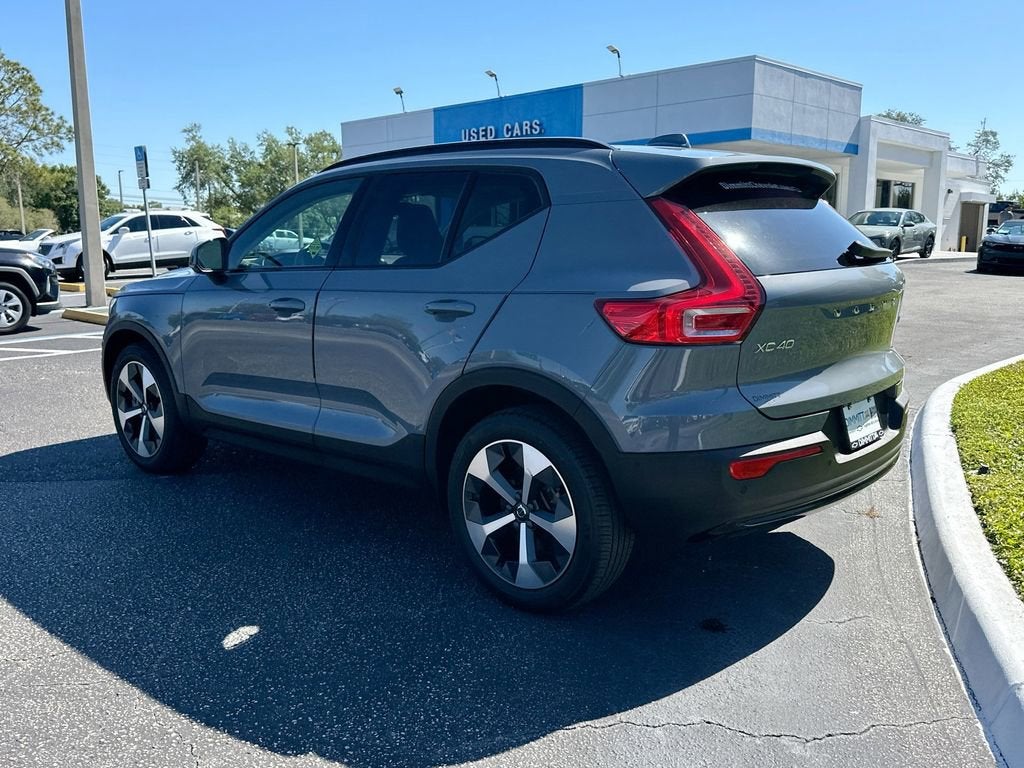 2023 Volvo XC40 B5 Ultimate Dark Theme